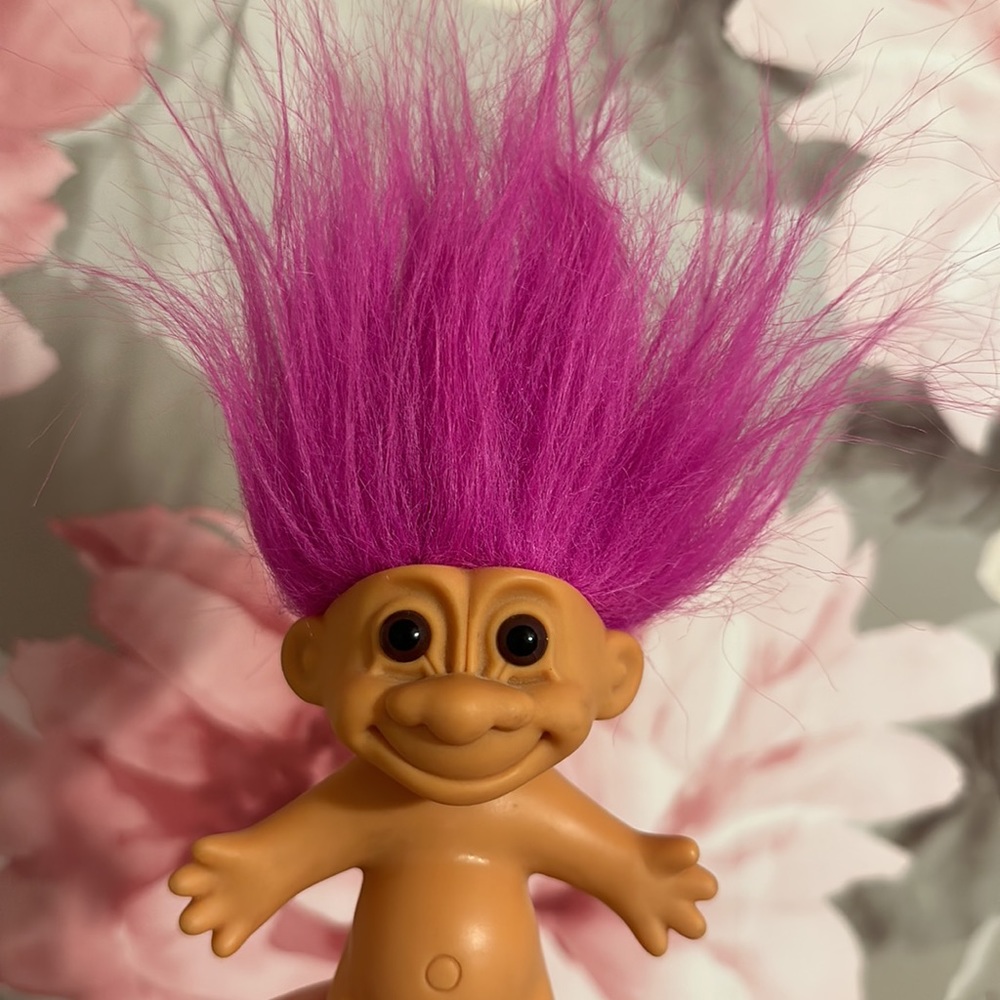 Genuine Vintage Russ Troll Doll Magenta Hair 18324
